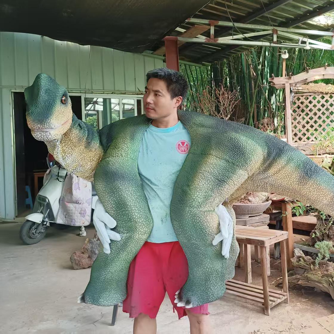 Theme Park Animatronics Realistic Shoulder Dinosaur Puppet Brachiosaurus for Sale
