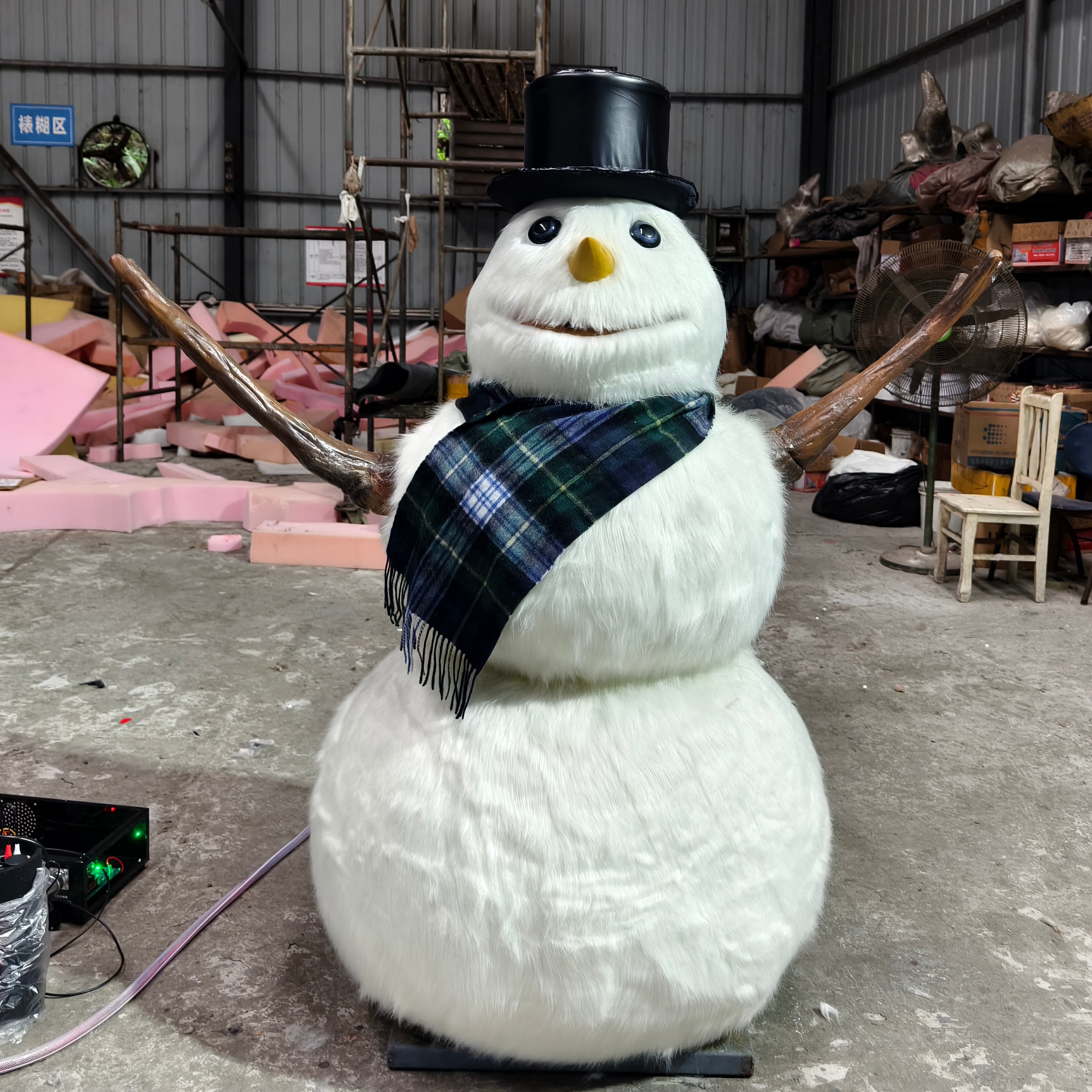 Amusement Equipment High Quality Realistic Animatronic Singing Snowman Christmas Props