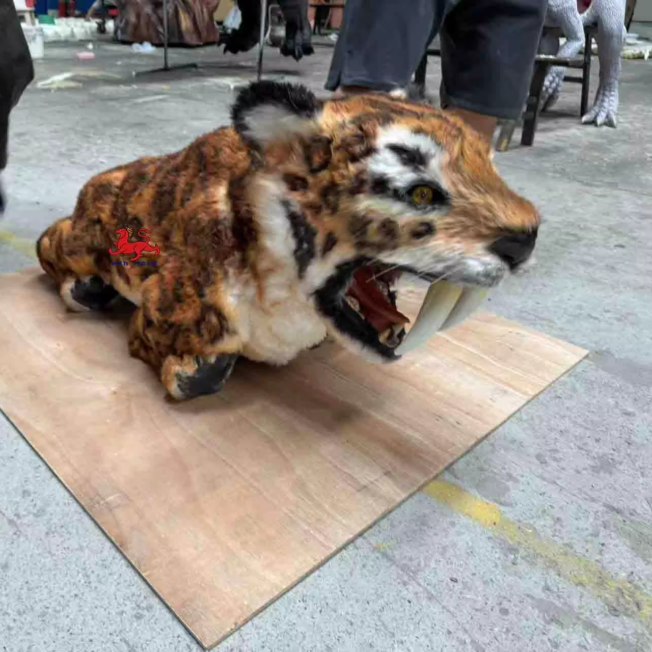 New Realistic Animatronic Remote Control Walking Robot Animal Tiger Robot Dog
