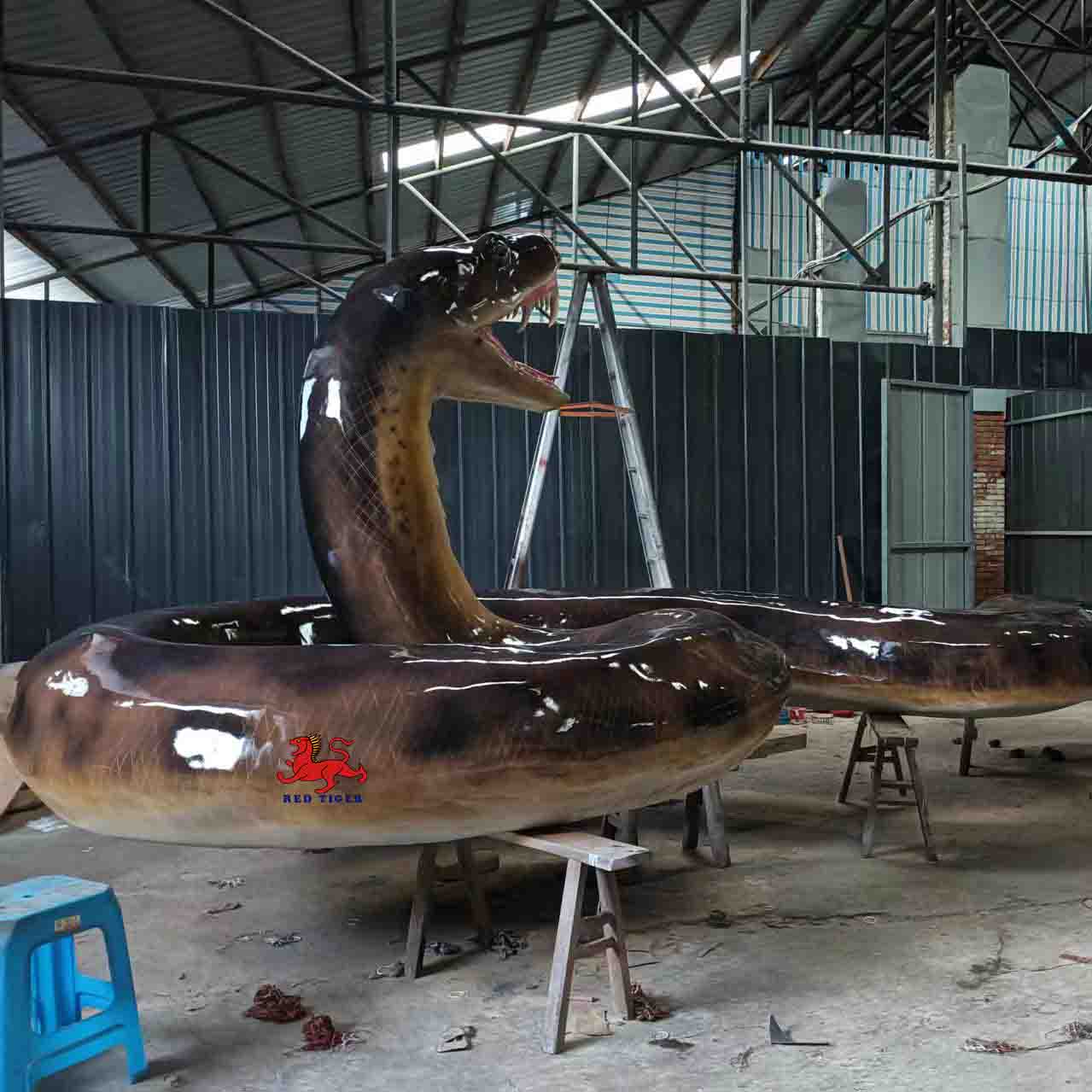 Fiberglass Snake Model  Animatronic Dinosaur Model Statue Life Size Sculptures for Dinosaur Park Adventure Park