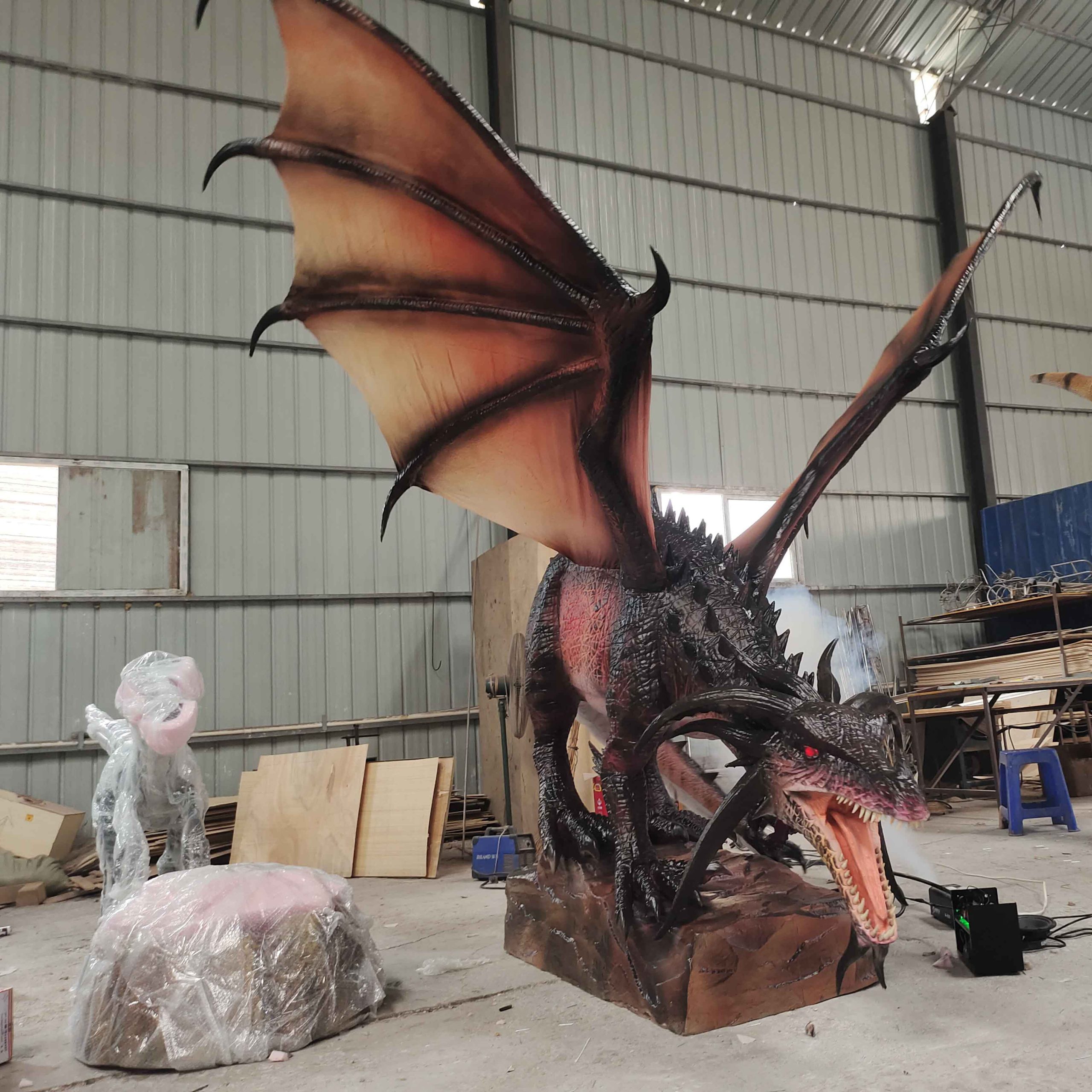 Theme Park Animatronic Realistic Western Dragon Model with wings