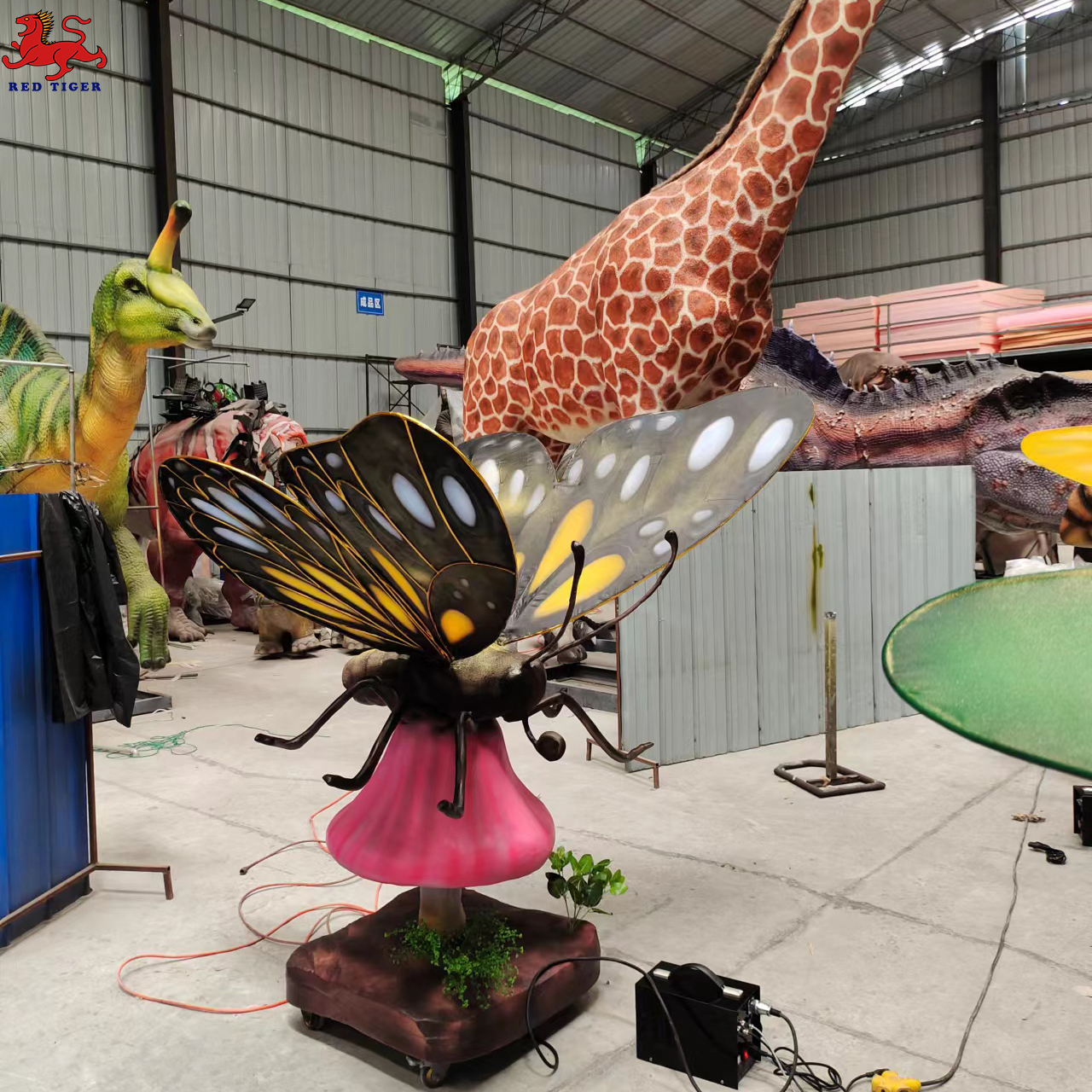 Realistic Lifesize Animatronic Artificial Fly Insect butterfly Model