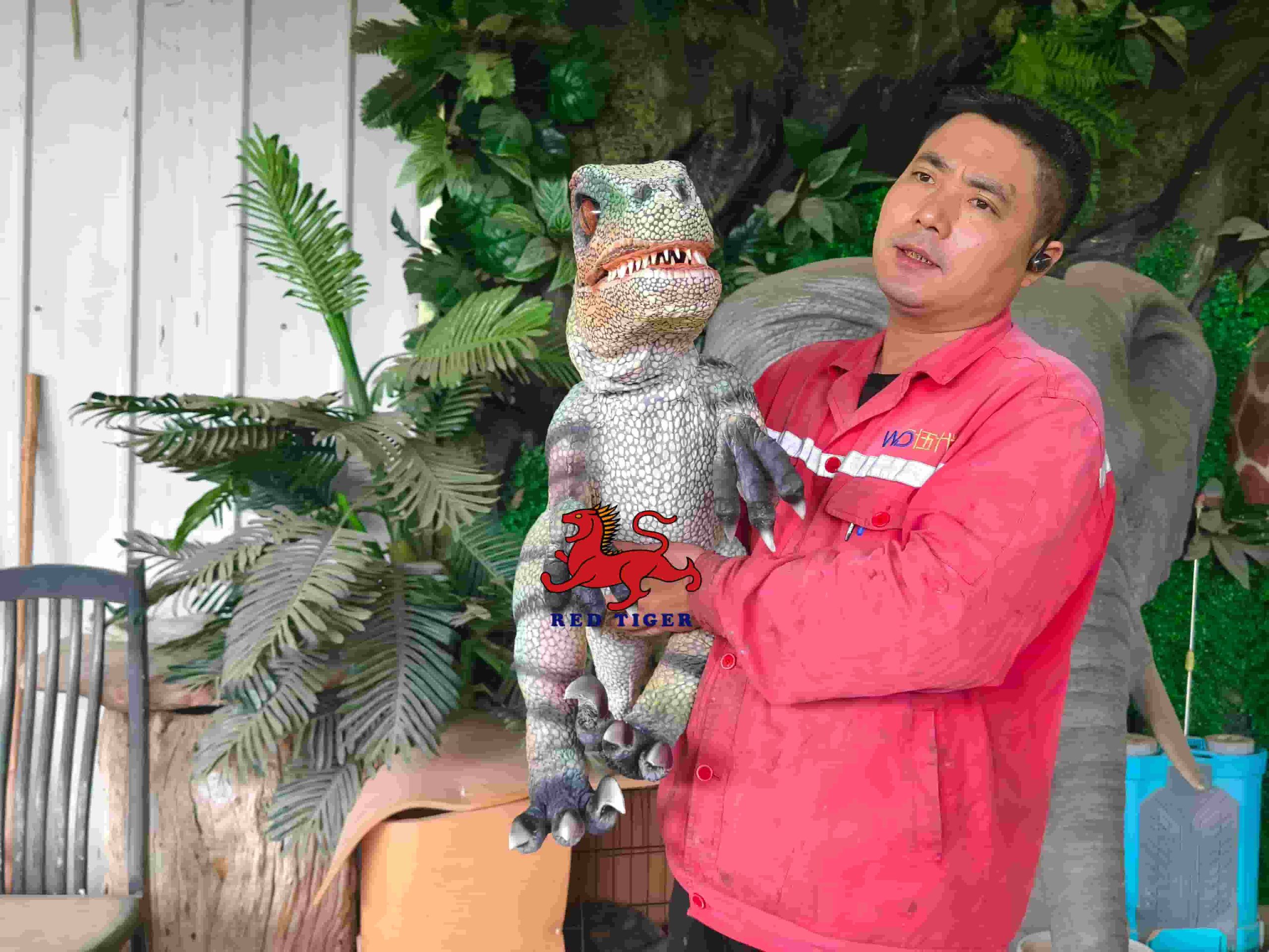 Hot Sale Realistic Dinosaur Hand Puppet Raptor for Interactive Show and Theme Park