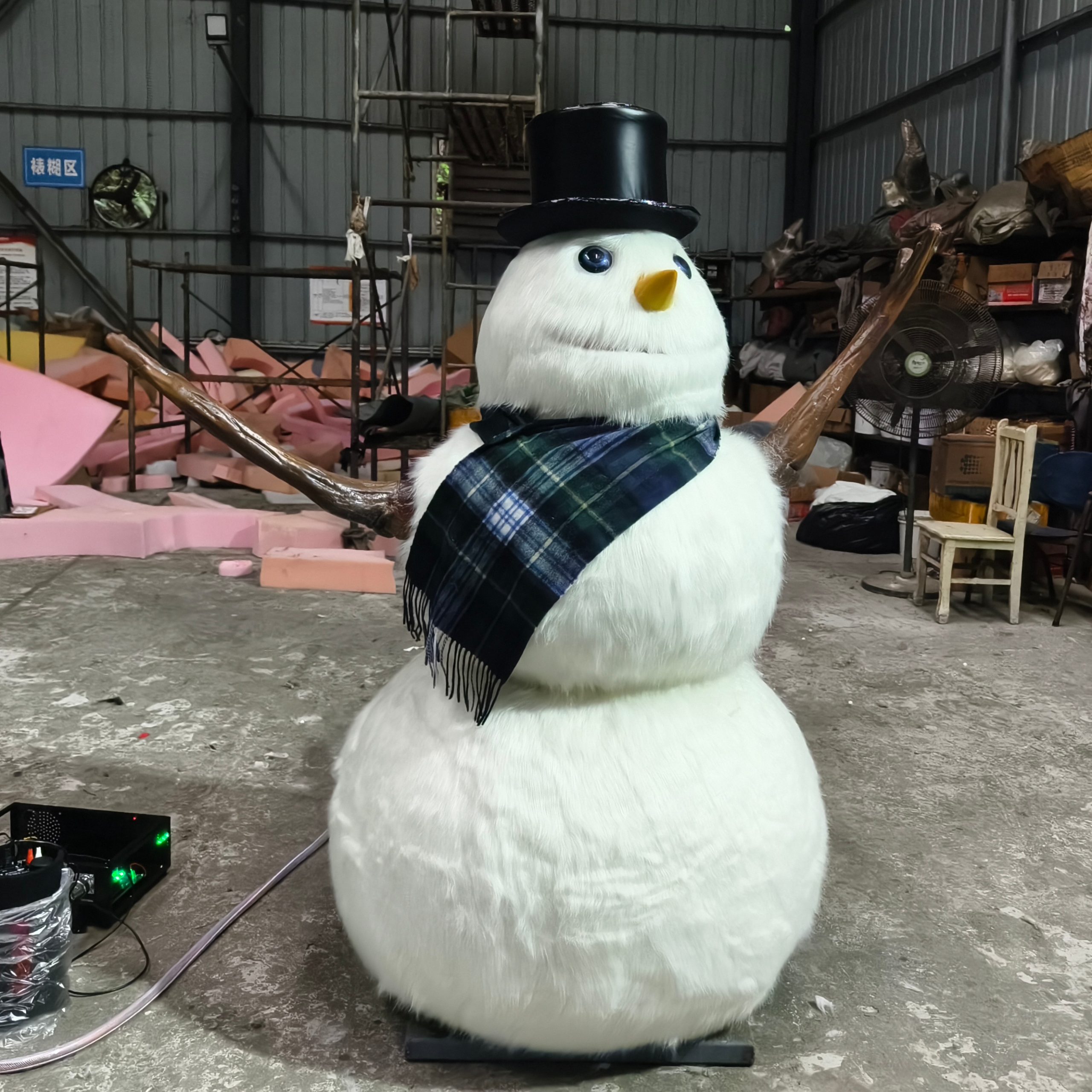 Amusement Equipment High Quality Realistic Animatronic Singing Snowman Christmas Props