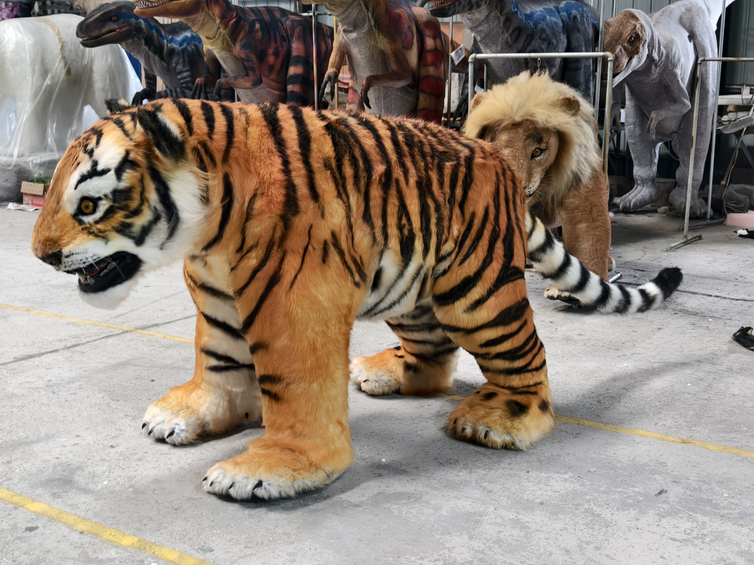 Theme Park High Quality Realistic Animatronic Animal Tiger Costume