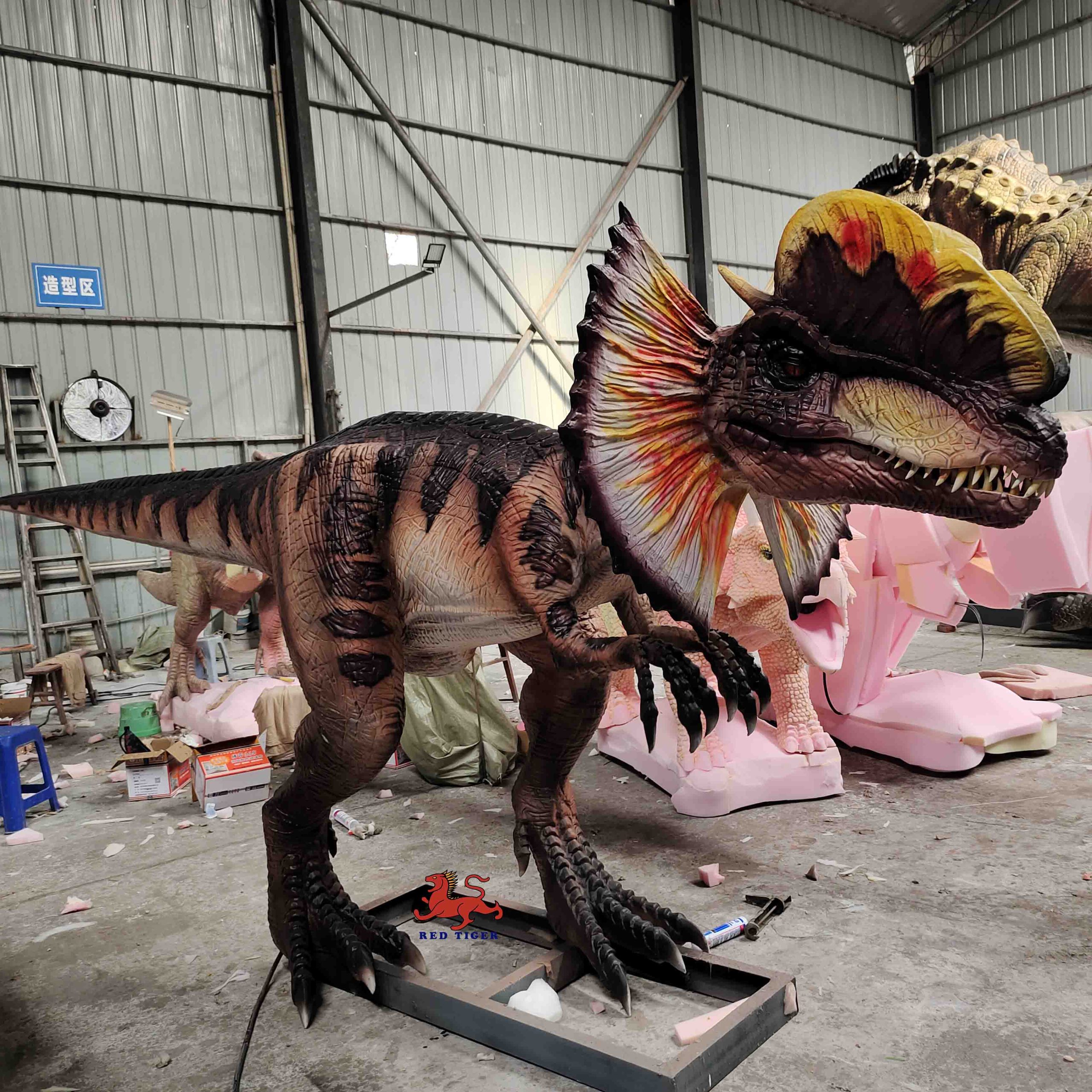 Animatronic Dinosaur Dilophosaurus Model Sculpture of Playground Decoration