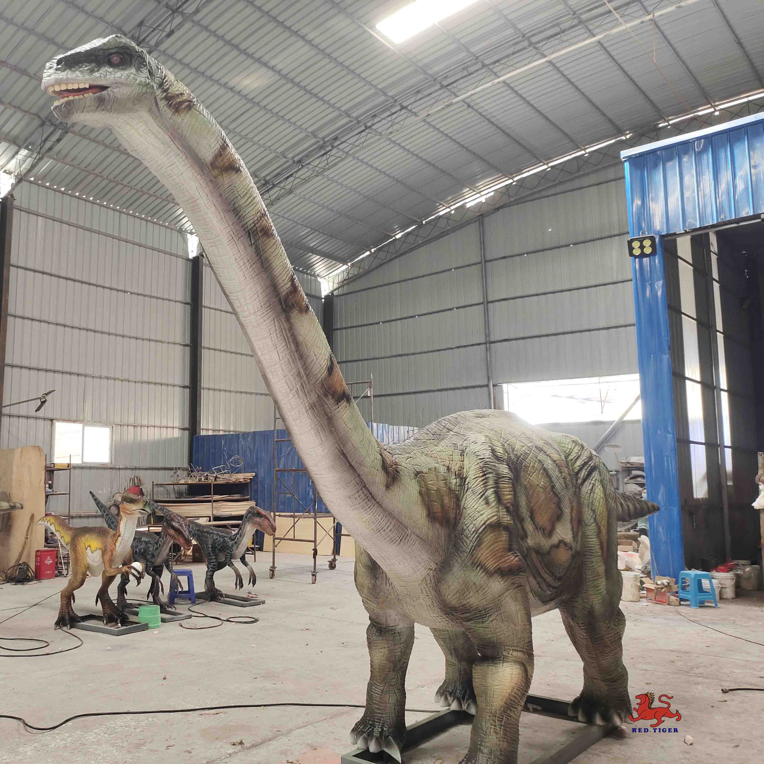 Realistic Animatronic Dinosaur Life-sized Brontosaurus Statue for Sell