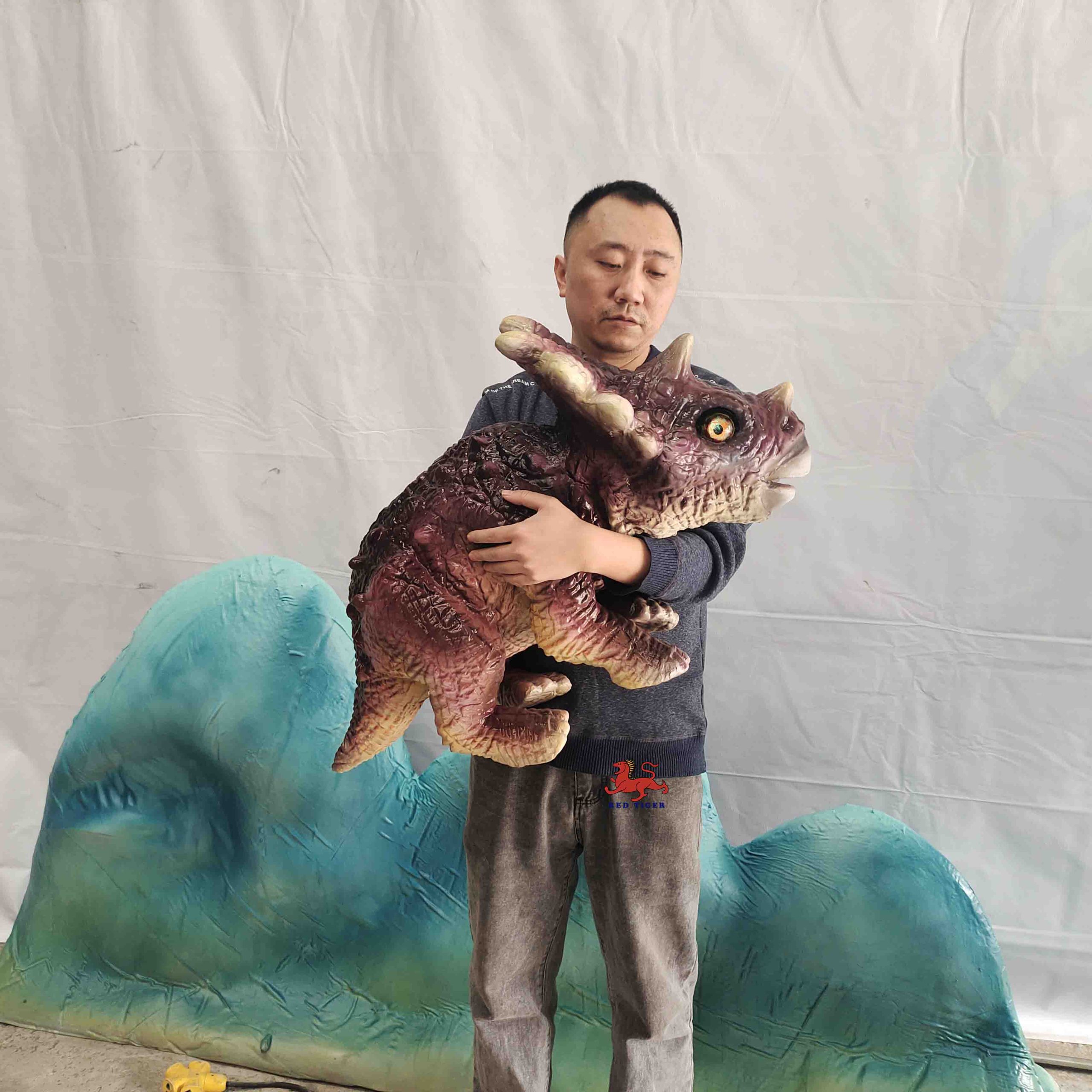 High Quality Metal Dinosaur Hand Puppet Economically Priced for Shopping Malls Public Airports Daycares Kindergartens Schools