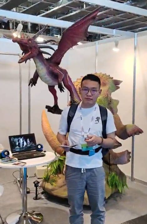 MINI Animatron Dinosaur on Backpack