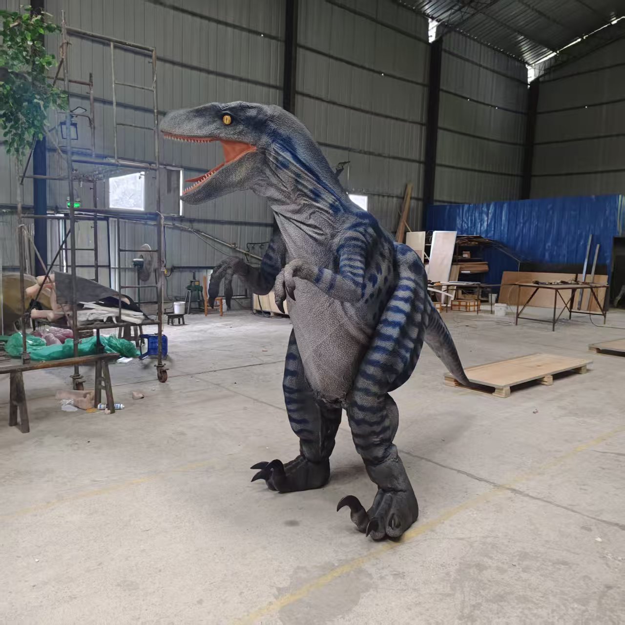 Hot Sale High Quality Realistic Performance Walking Dinosaur Velociraptor Costume