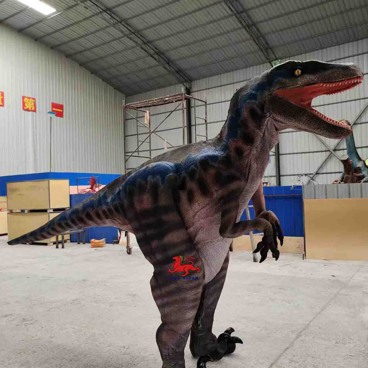 Realistic Animatronic Raptor Dinosaur Costume with Plastic & PC Materials for Outdoor Garden Events & Shows