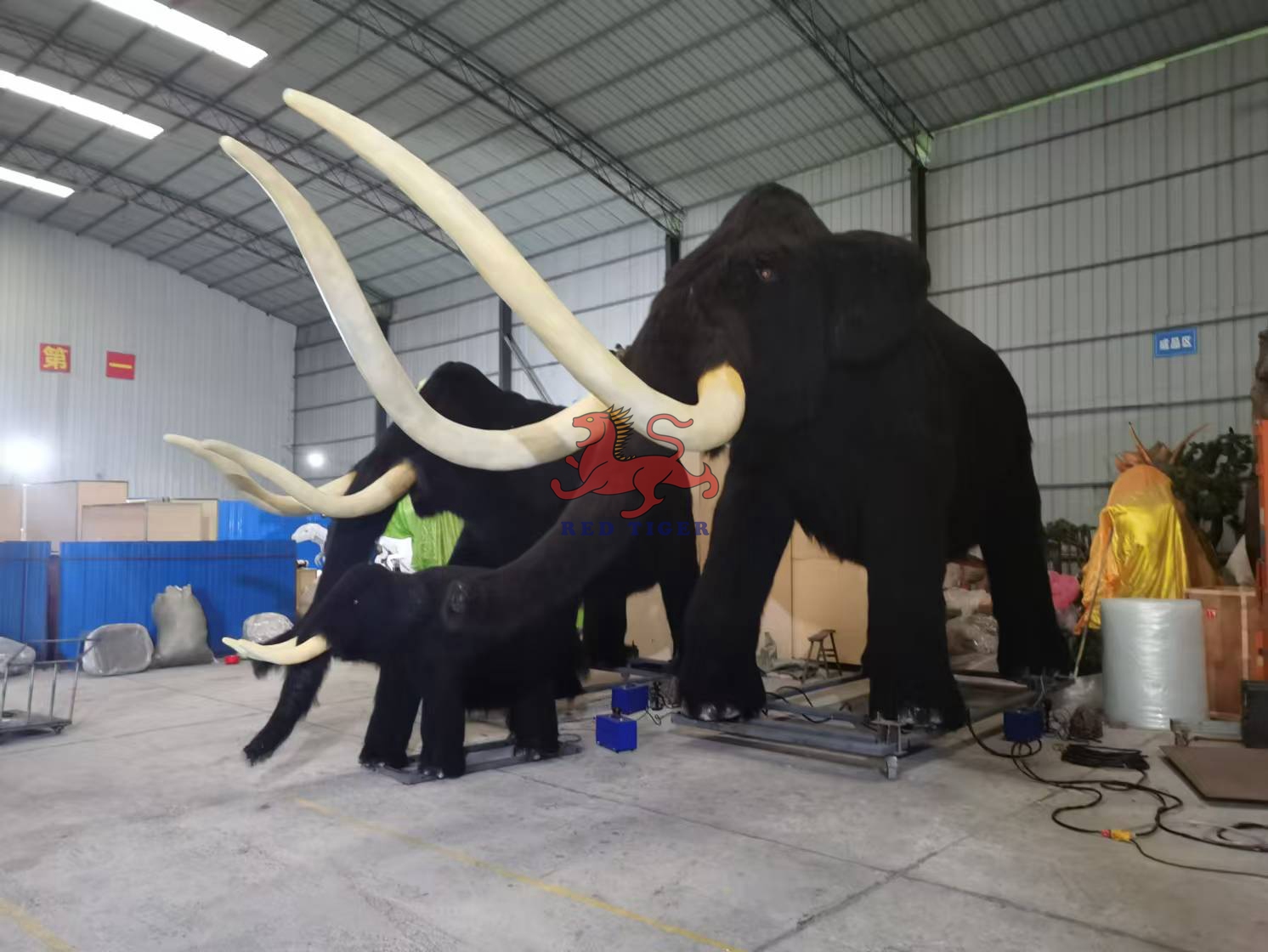 Theme Park High Quality Realistic Animatronic Mammoth Family Animal