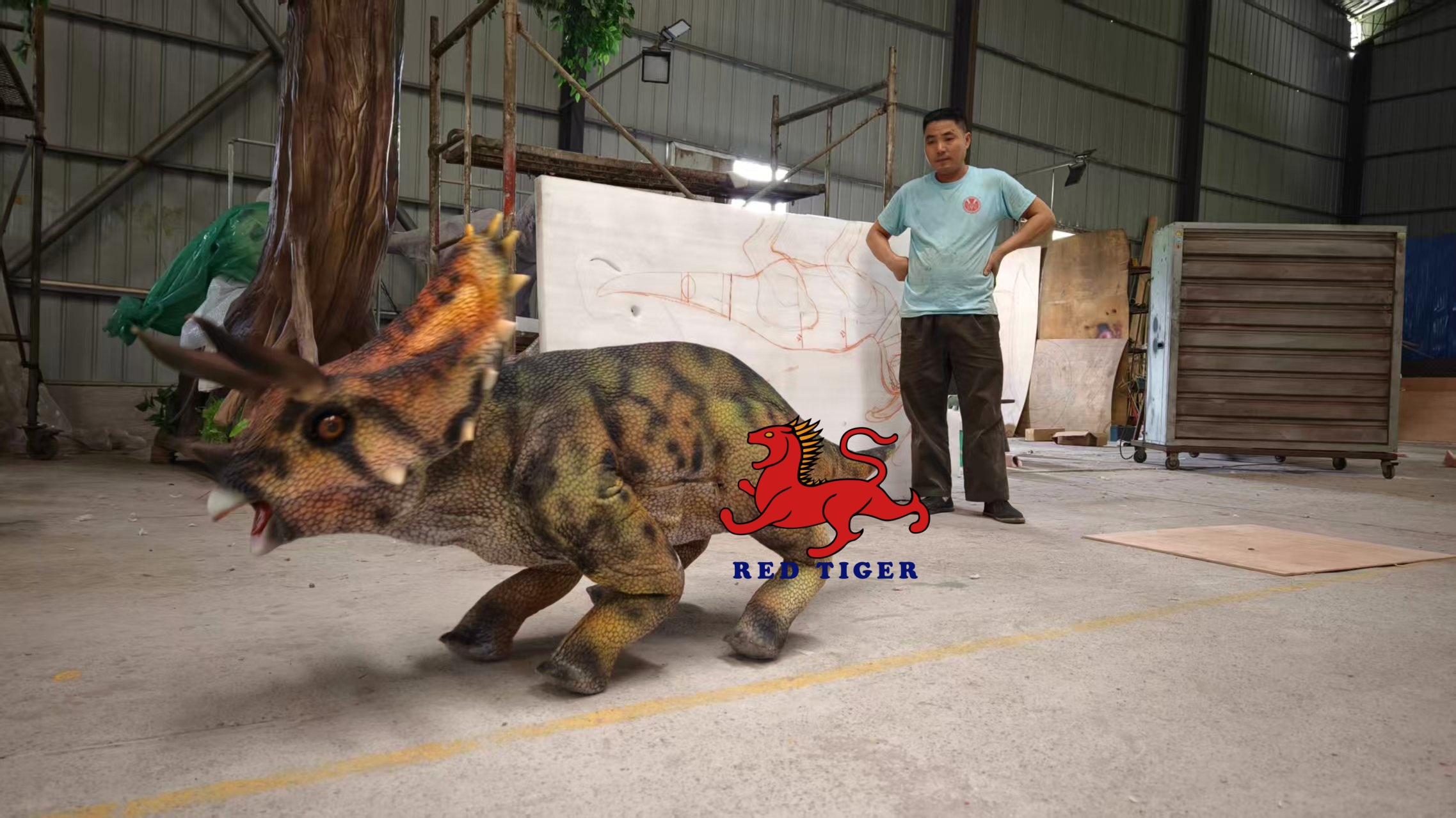 Jurassic Alive Lifesize TriceratopsRobot Animatronic Model for Trampoline Park or Museum