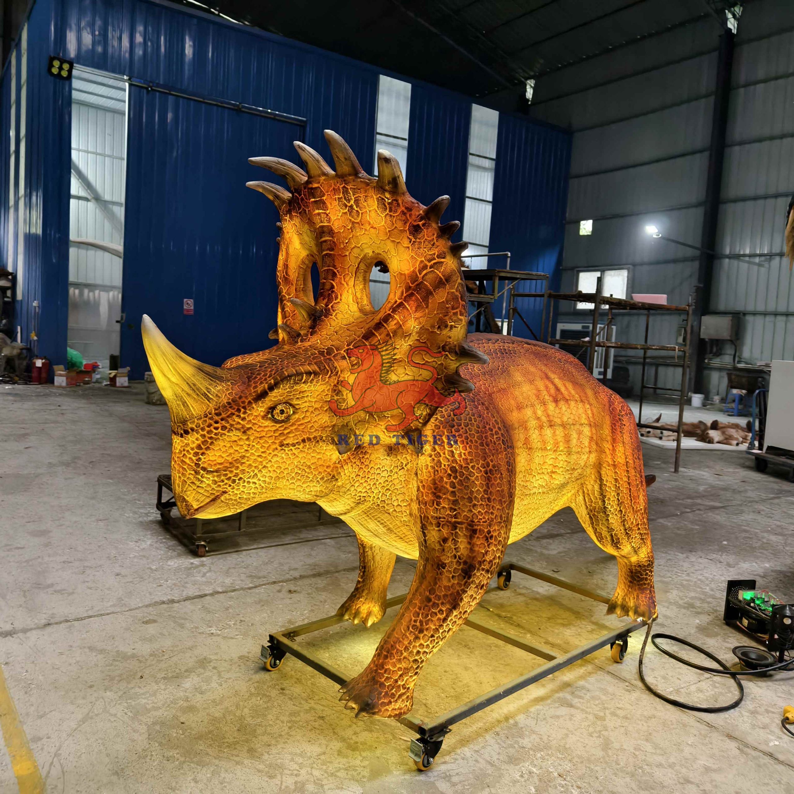 Theme Park High Quality Realistic Animatronic Glowing Lantern Dinosaur Sinoceratops