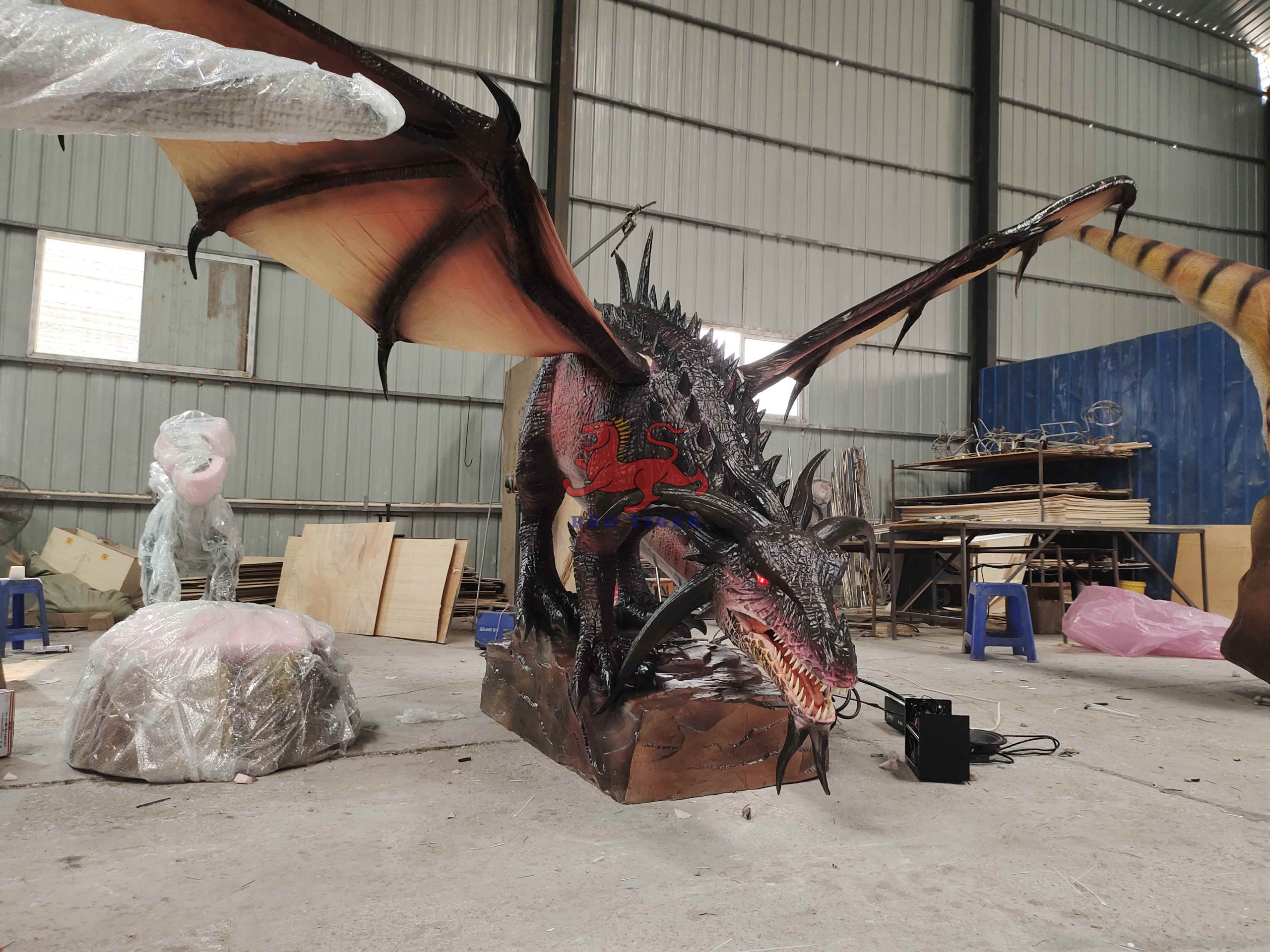 Life Size High Quality Realistic Animatronic Dragon Spray Smoke