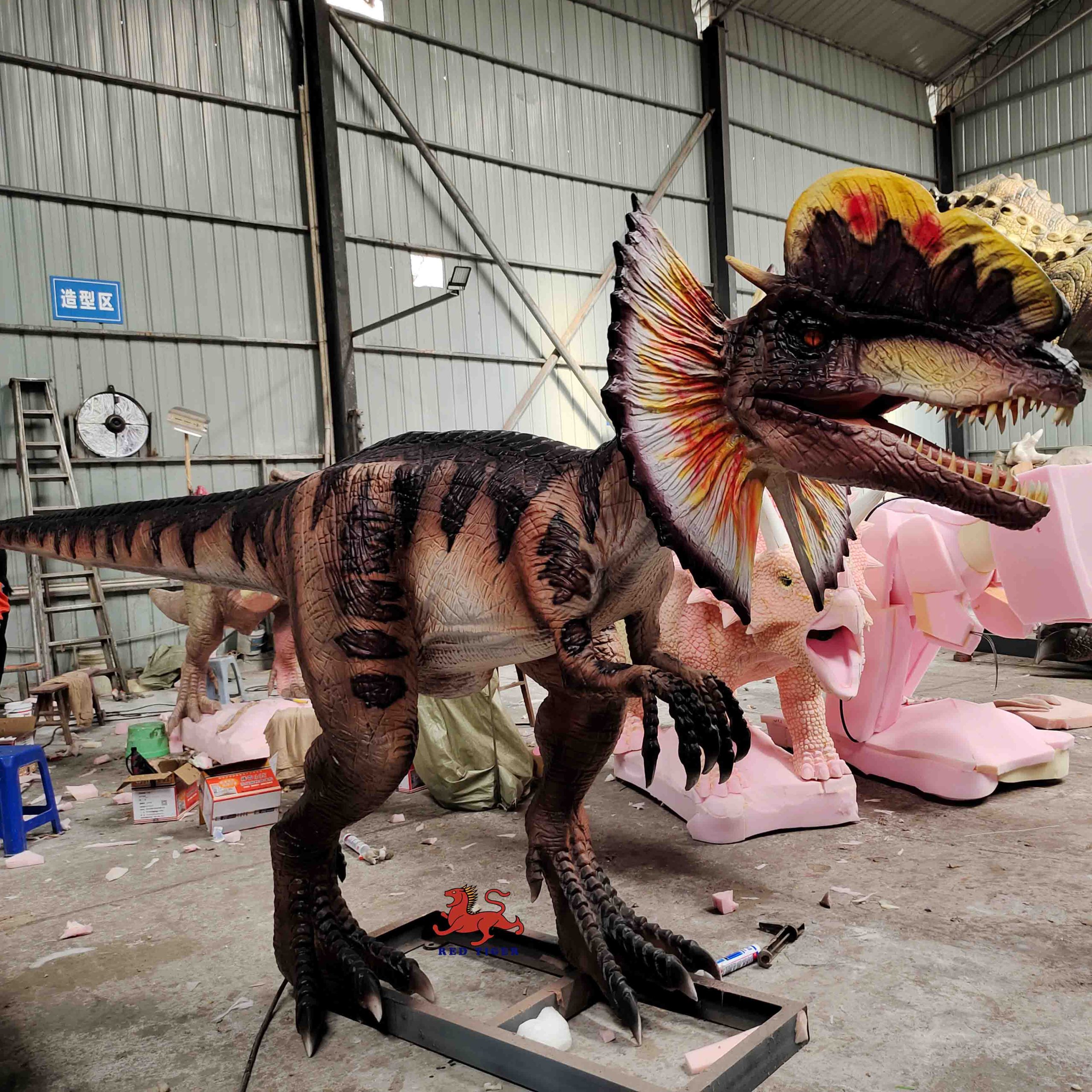 Animatronic Dinosaur Dilophosaurus Model Sculpture of Playground Decoration