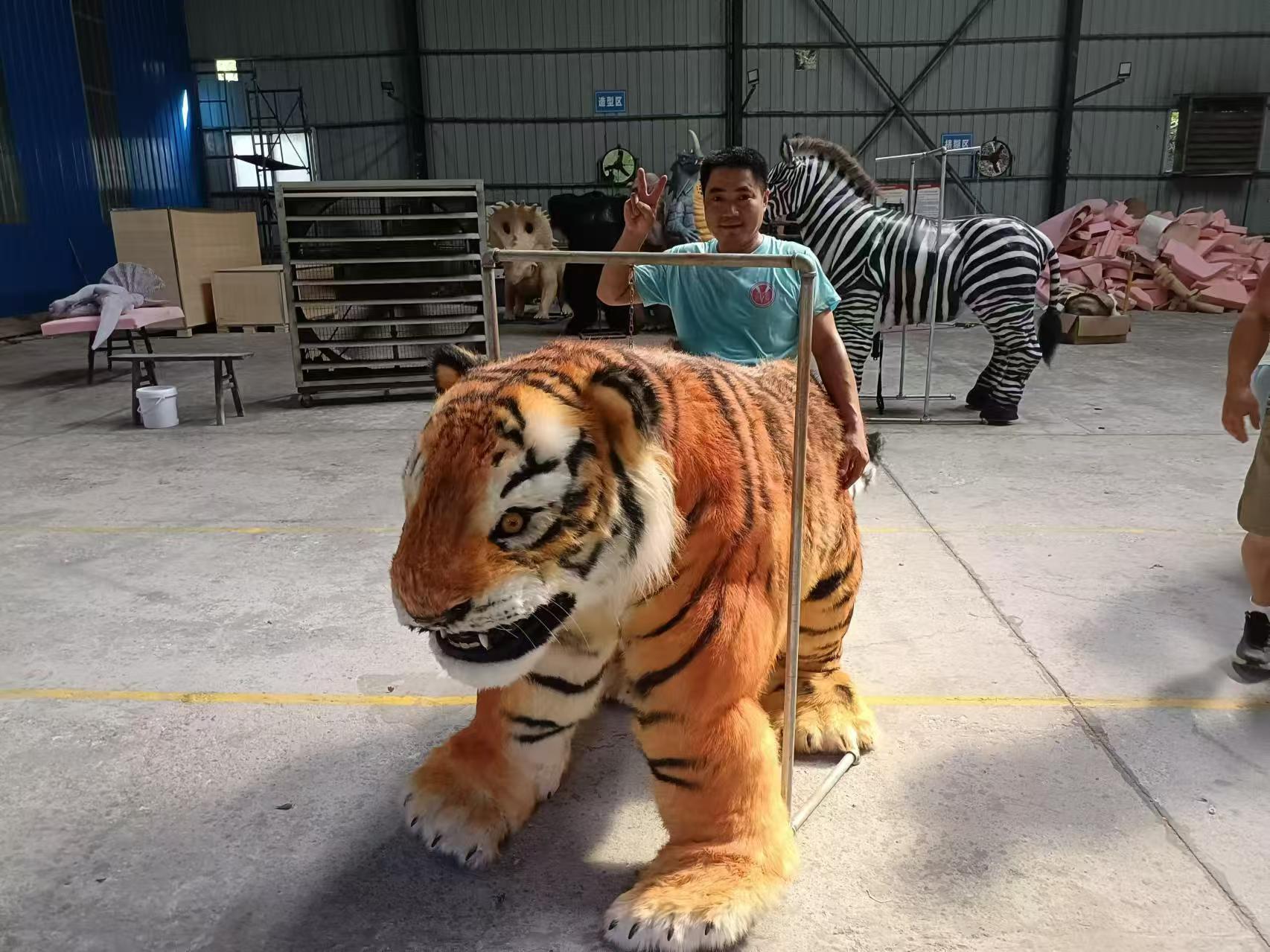 Theme Park High Quality Realistic Animatronic Animal Tiger Costume