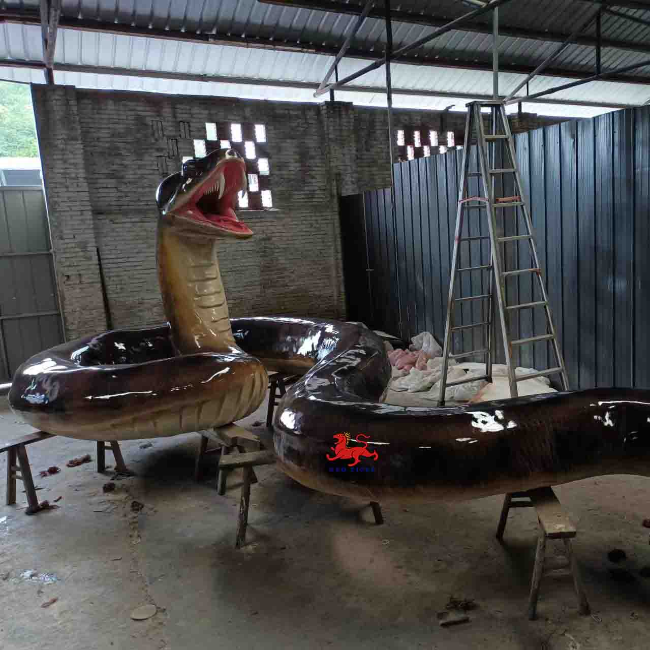 Fiberglass Snake Model  Animatronic Dinosaur Model Statue Life Size Sculptures for Dinosaur Park Adventure Park