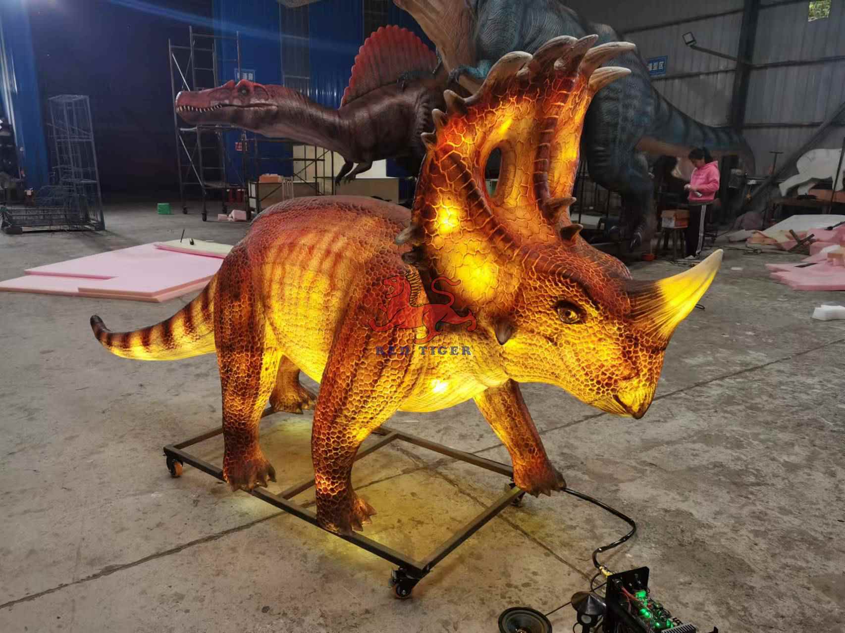 Theme Park High Quality Realistic Animatronic Glowing Lantern Dinosaur Sinoceratops