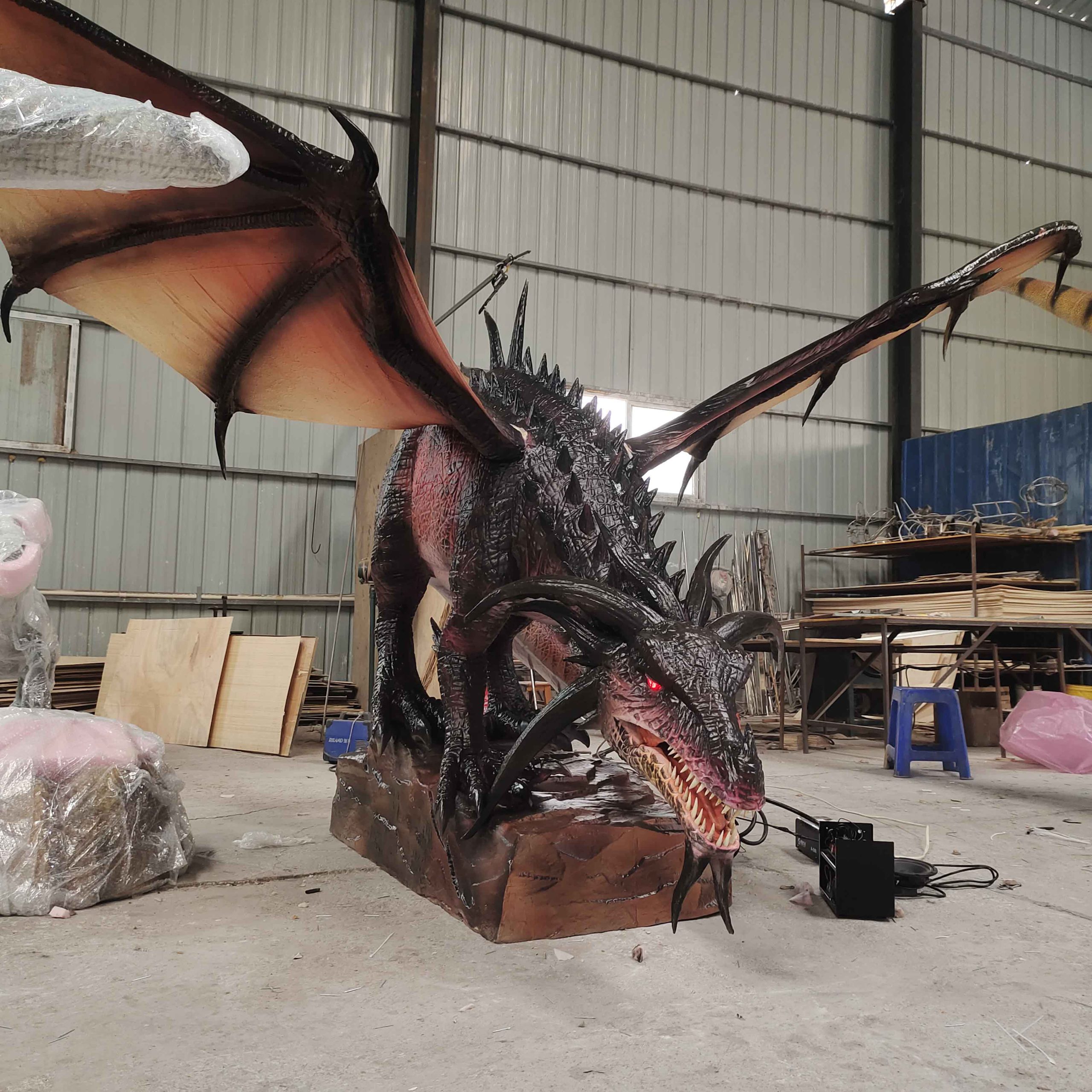 Theme Park Animatronic Realistic Western Dragon Model with wings