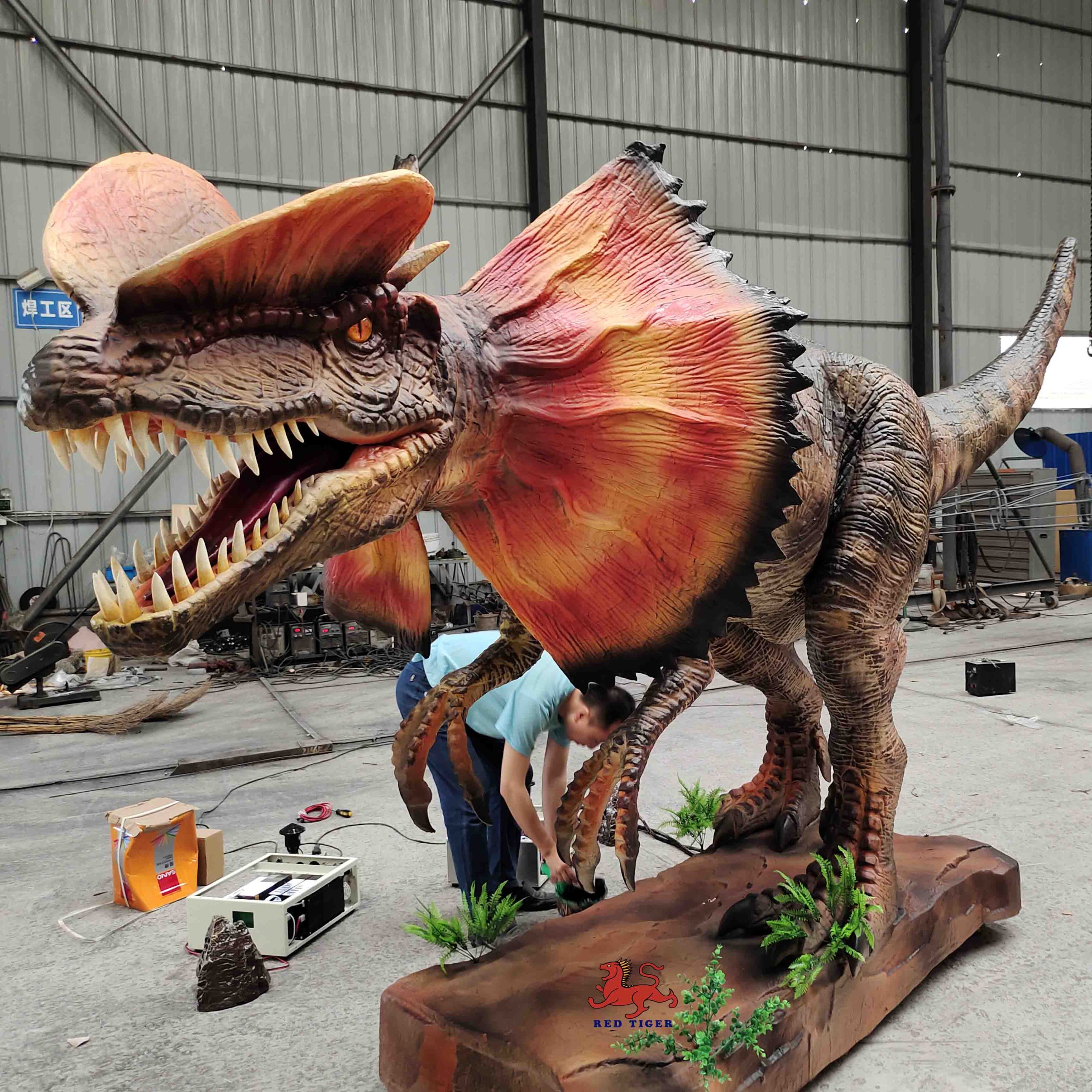 Animatronic Dinosaur Dilophosaurus Model Sculpture of Playground Decoration
