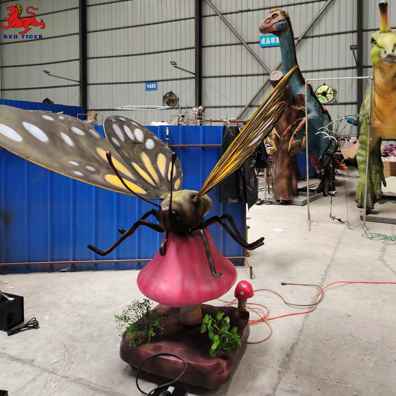 Realistic Lifesize Animatronic Artificial Fly Insect butterfly Model
