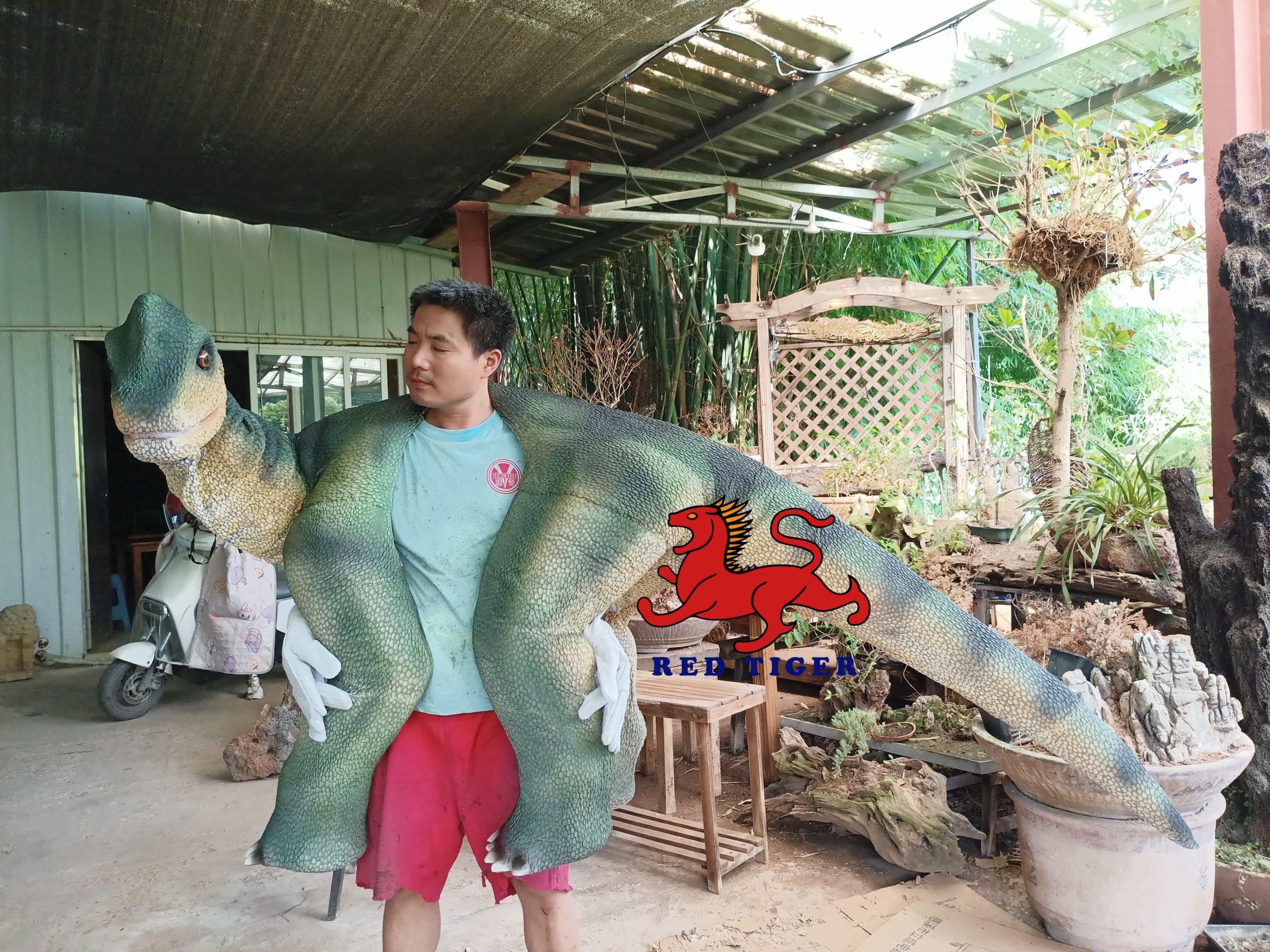 Realistic Animatronic Dinosaurs Shoulder Hand Puppet Dragon Baby Dino