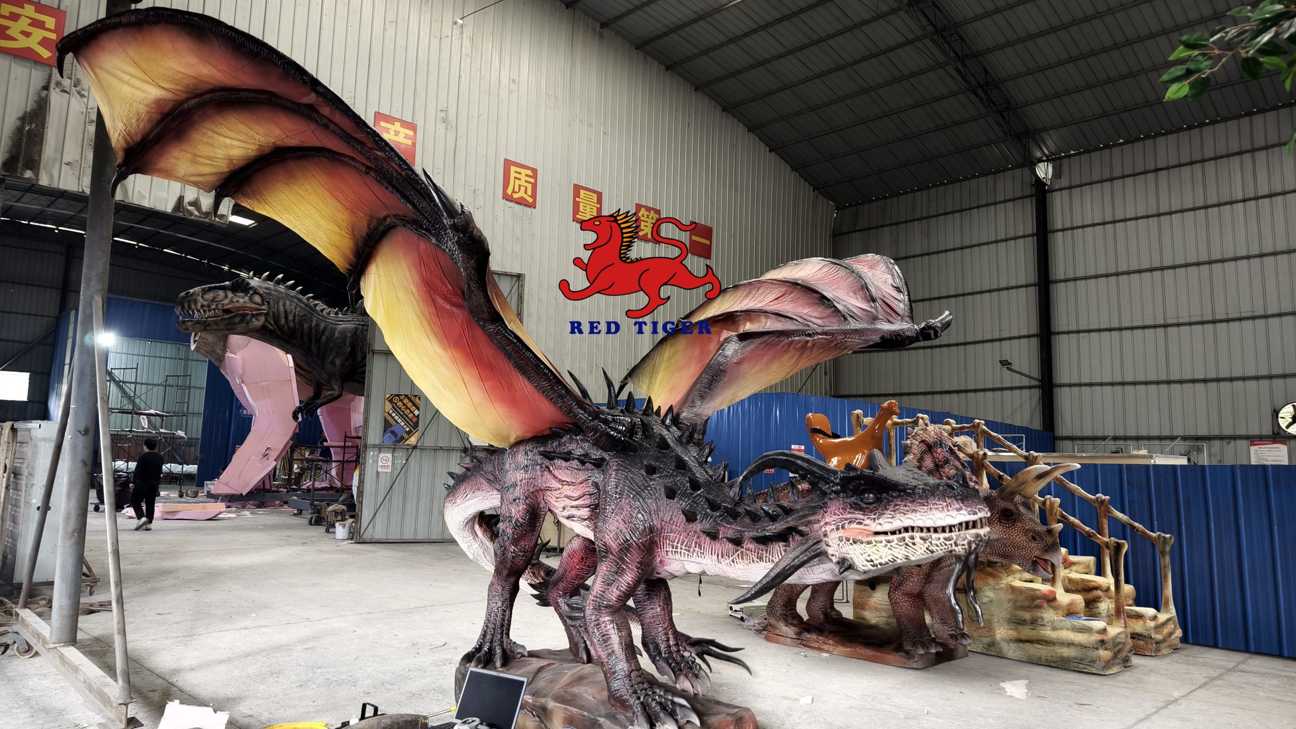 Amazing Animatronic Fly Dragon Simulation Model