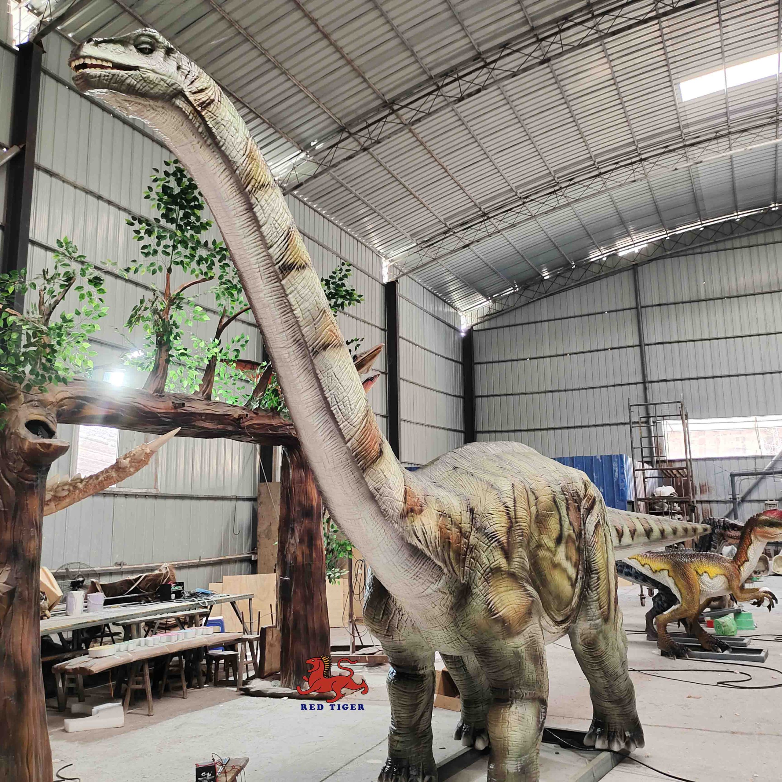 Realistic Animatronic Dinosaur Life-sized Brontosaurus Statue for Sell