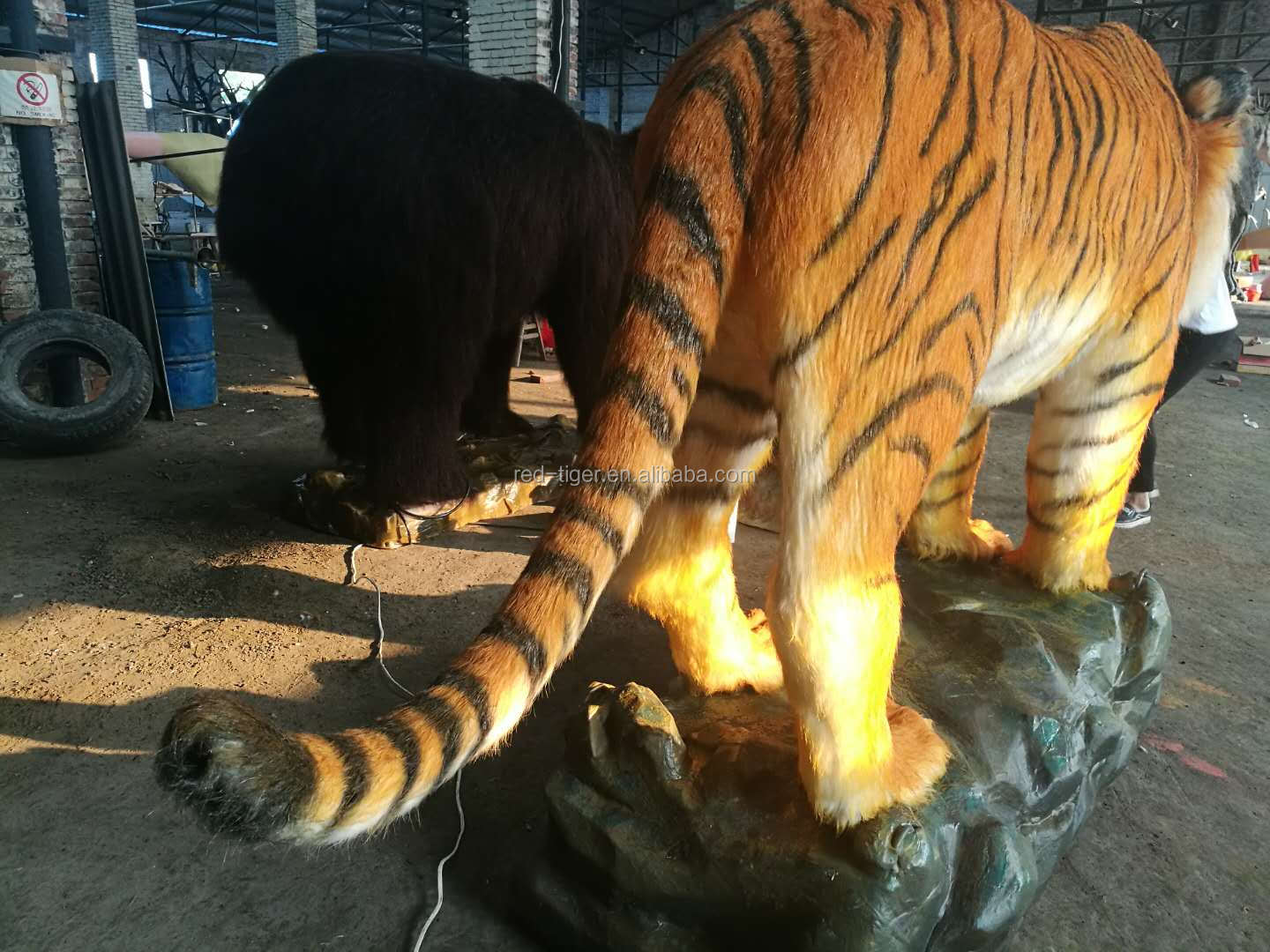 Life-like Animatronic Tiger for Zoo Theme Park With Shaking Head and Breath Movements