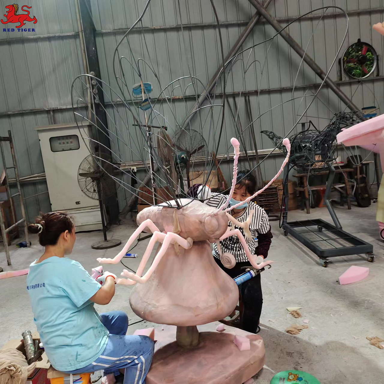 Realistic Lifesize Animatronic Artificial Fly Insect butterfly Model