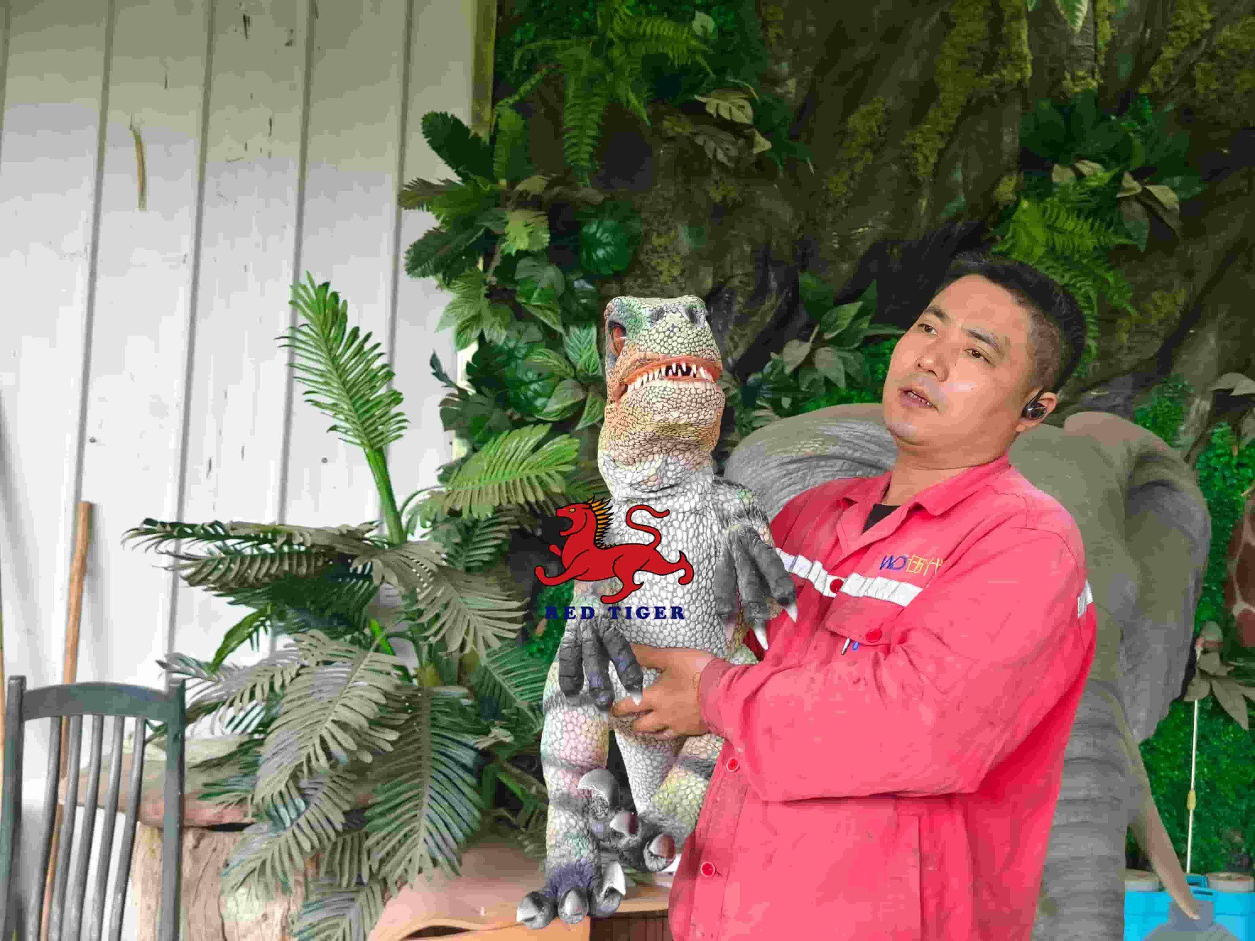 Hot Sale Realistic Dinosaur Hand Puppet Raptor for Interactive Show and Theme Park